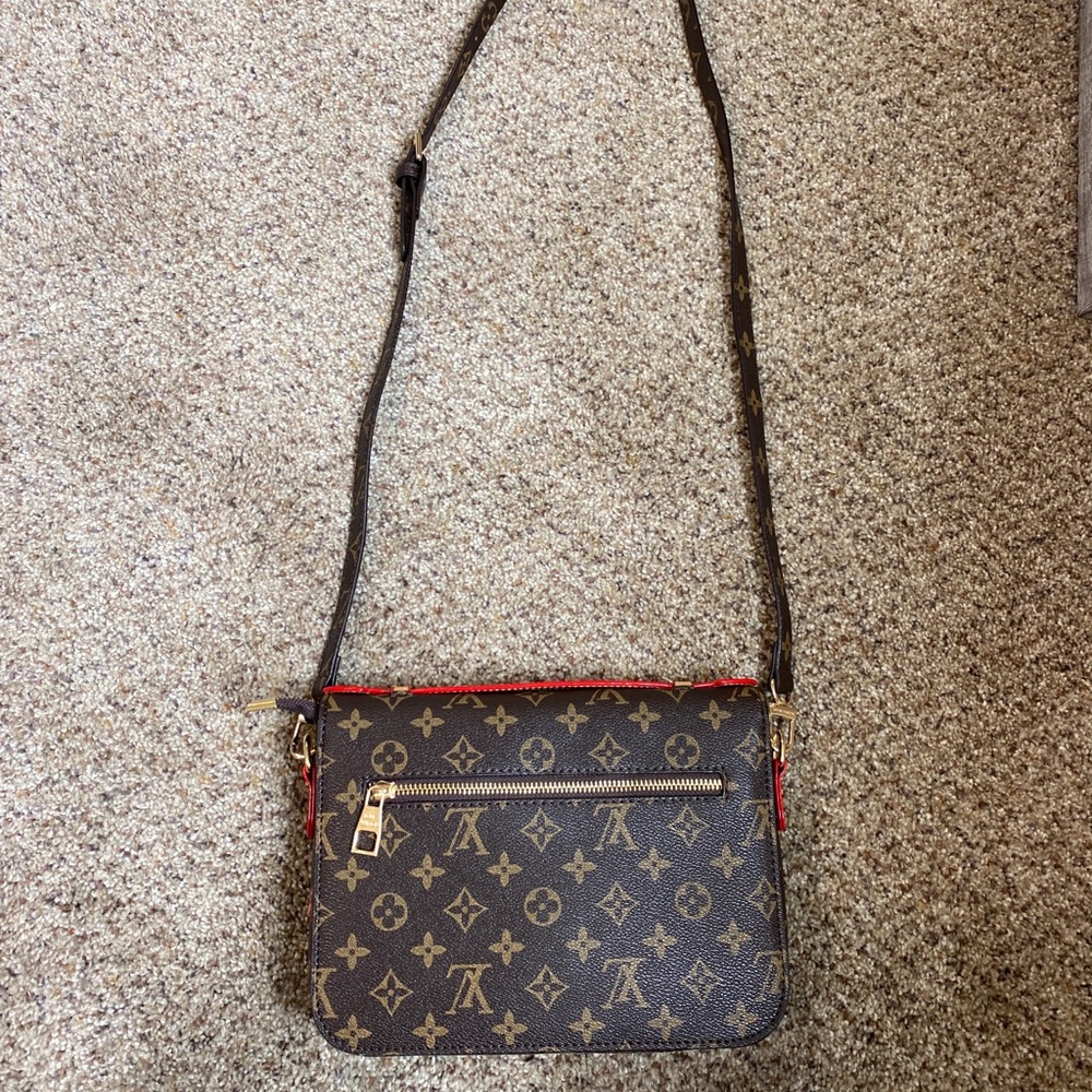 Purse - Picture 2 of 7